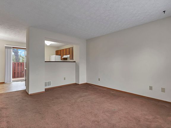 3rd image of 818 Annagladys Dr