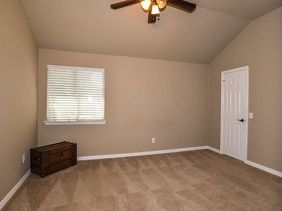 5th image of 401 Vista Noche Dr
