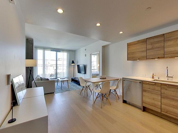 2nd image of 1075 Market St Unit 713
