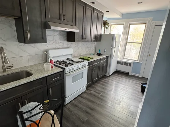 (undisclosed Address), South Richmond Hill, NY 11419