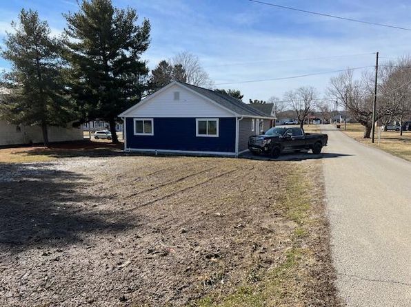 692 N Jefferson St, Utica, OH 43080