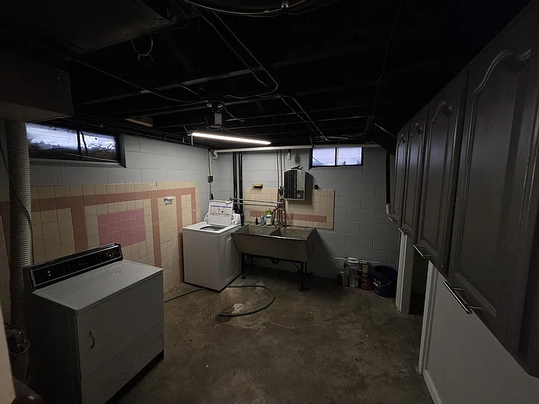 807 W Meadows Pl — Photo 11