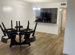 911 NE 209th Ter APT 105, Miami, FL 33179