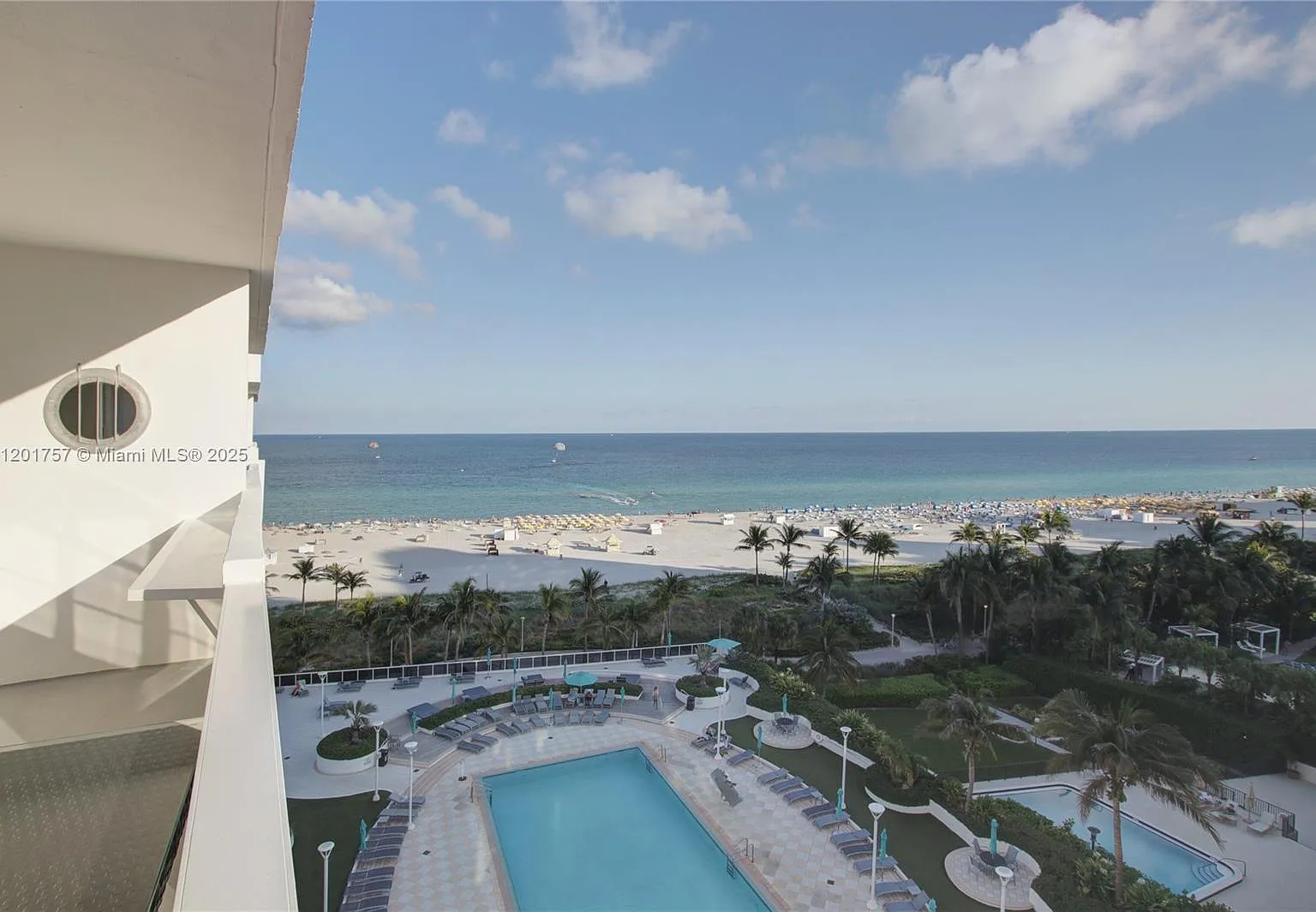 The Decoplage Condo — Photo 2