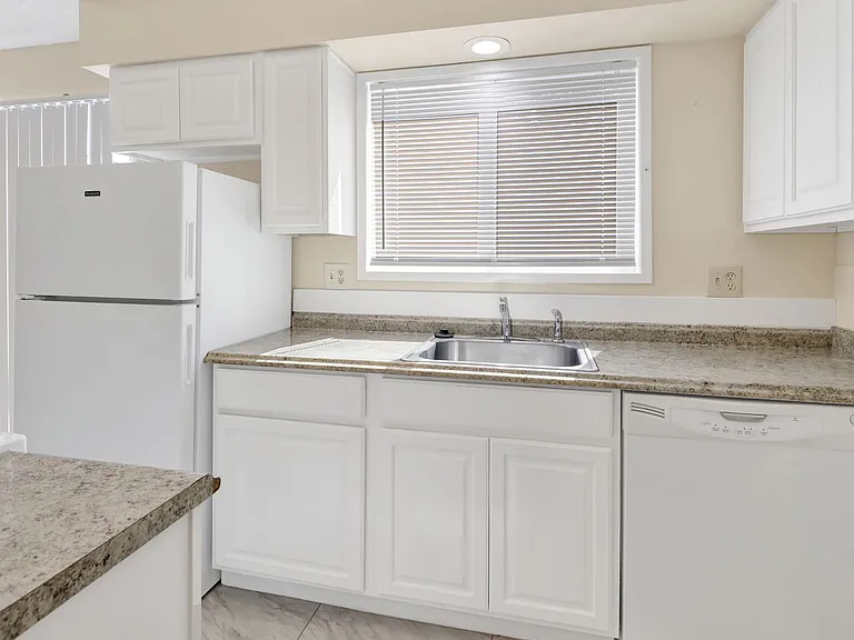 1418 Harris Ave — Photo 11