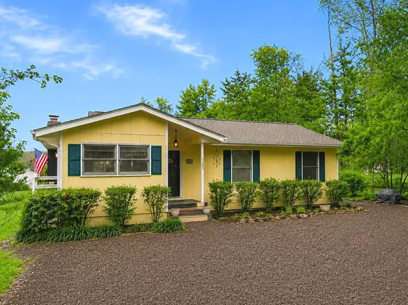 1353 Lakeview Pkwy, Locust Grove, VA 22508