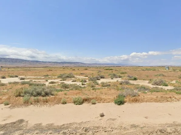 70th St W, Lancaster, CA 93536