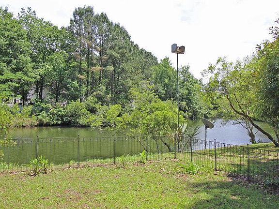 2nd image of 2053 Country Manor Dr