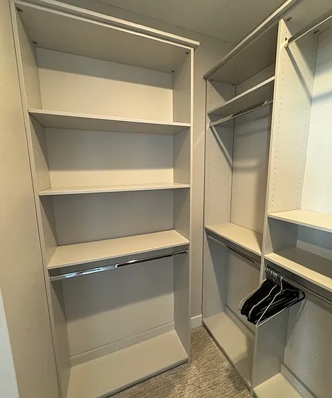 Master Walk-In