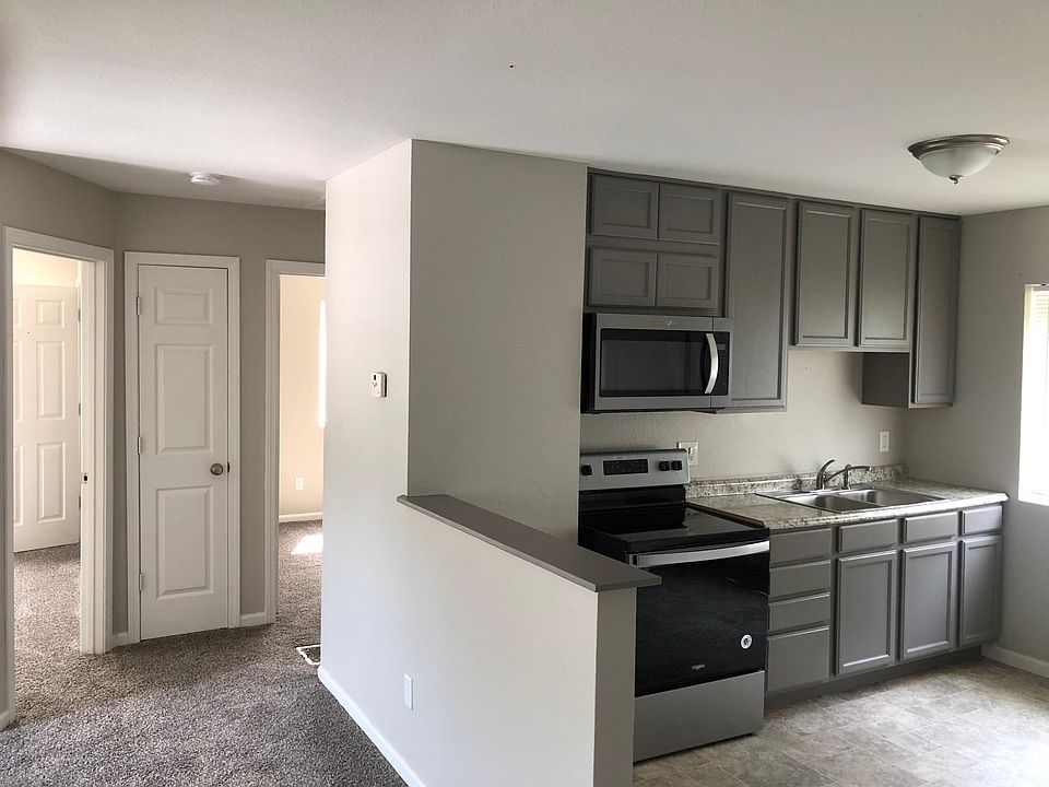 2nd image of 834 Tennyson Ave