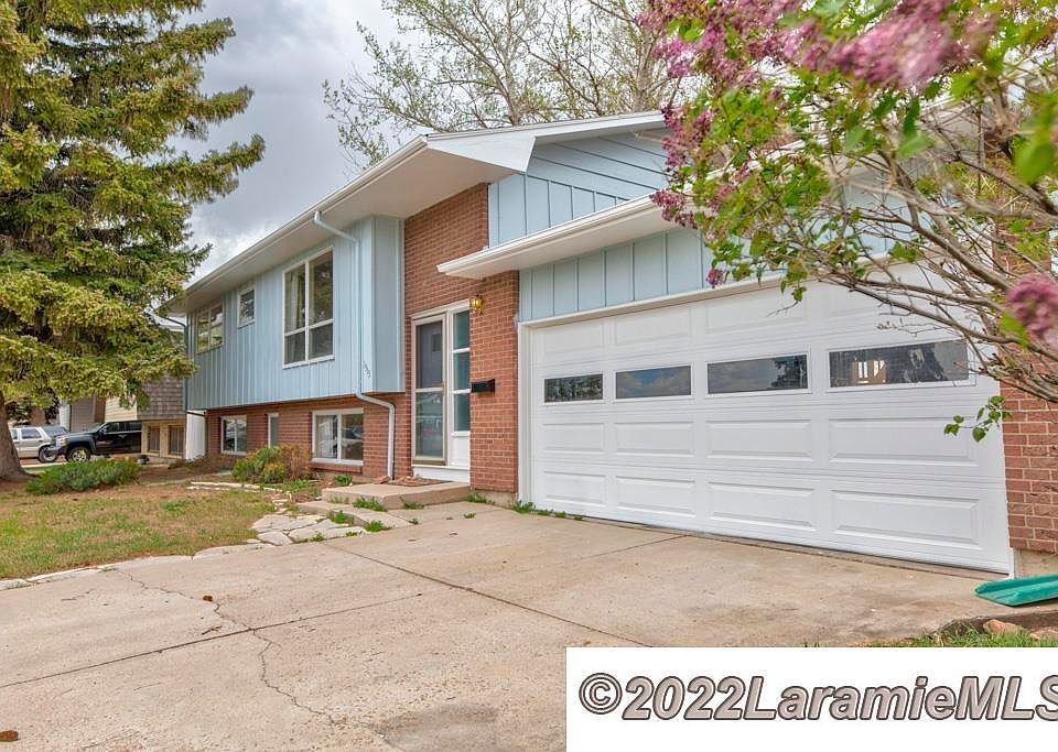1st image of 1513 Symons St