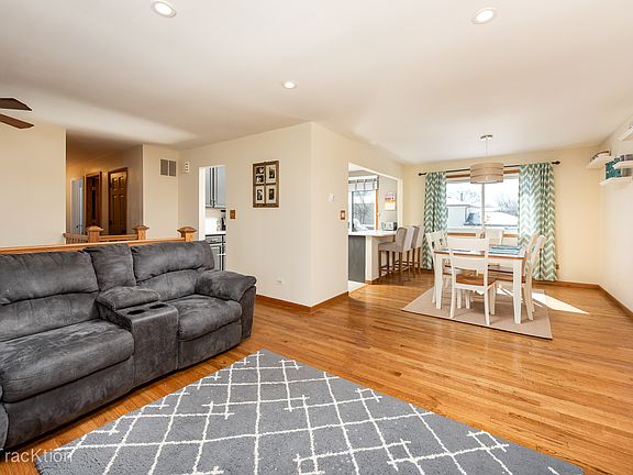 5th image of 6679 Foxtree Ave