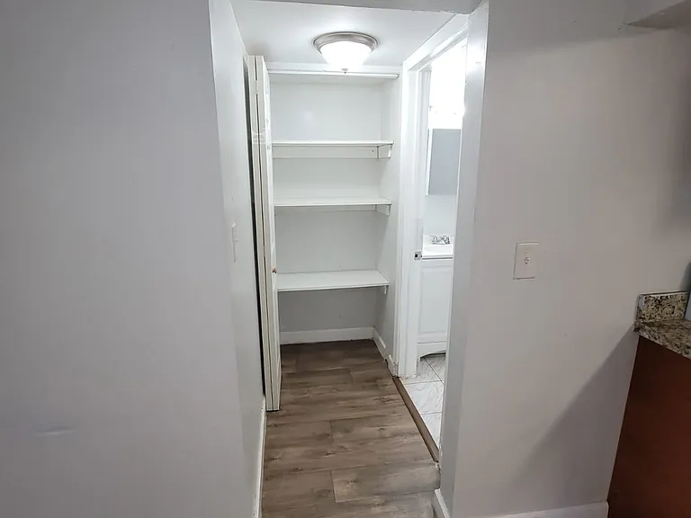 210 SW 7th St — Photo 14