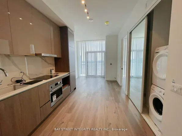 28 Interchange Way, Vaughan, ON
