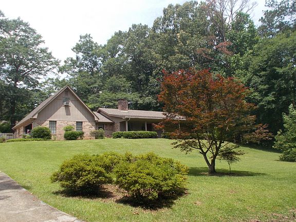2nd image of 85 Lakeview Dr