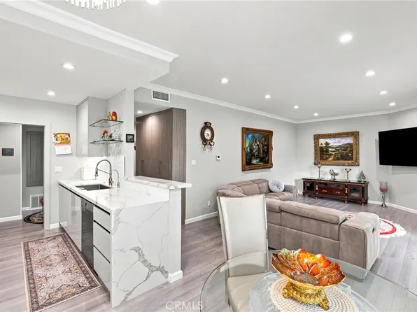 14607 Erwin St Unit 107, Van Nuys, CA 91411