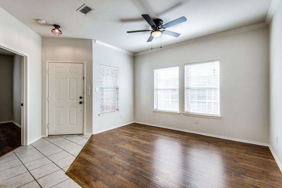 3 bed, 1794 sqft, $2,675 — Photo 4