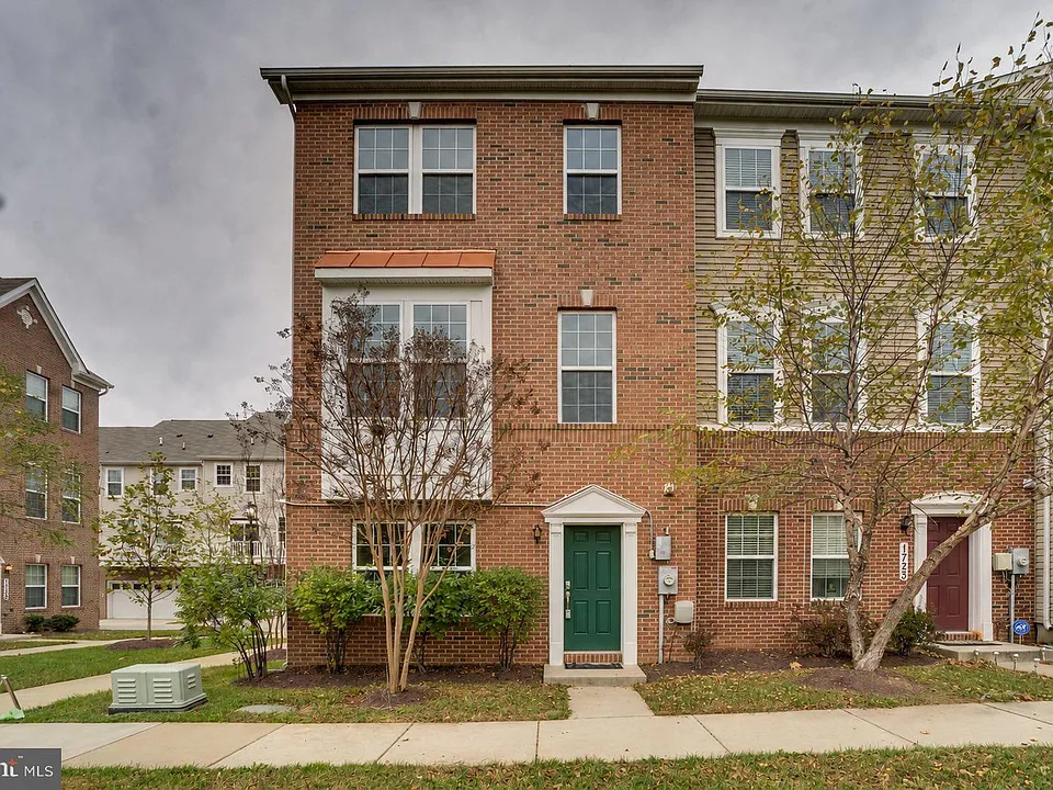1725 Fernwood Dr