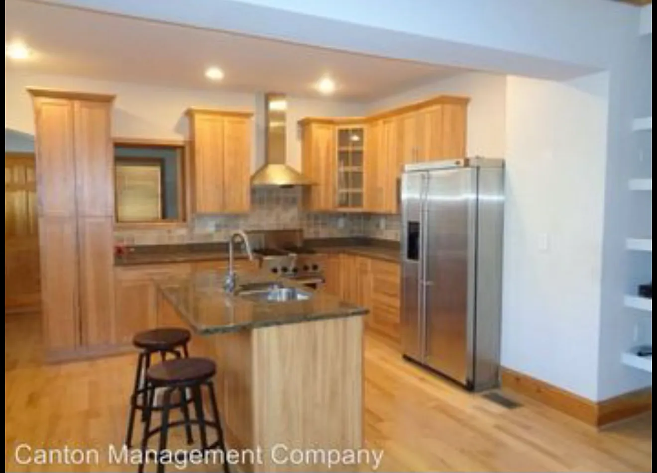 3 bed, 2860 sqft, $1,092 — Photo 4