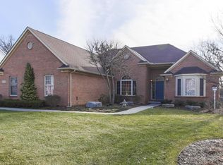 8355 Eastway Dr, White Lake, MI 48386