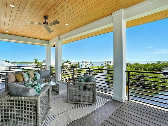 3rd image of 306 Seminole WAY