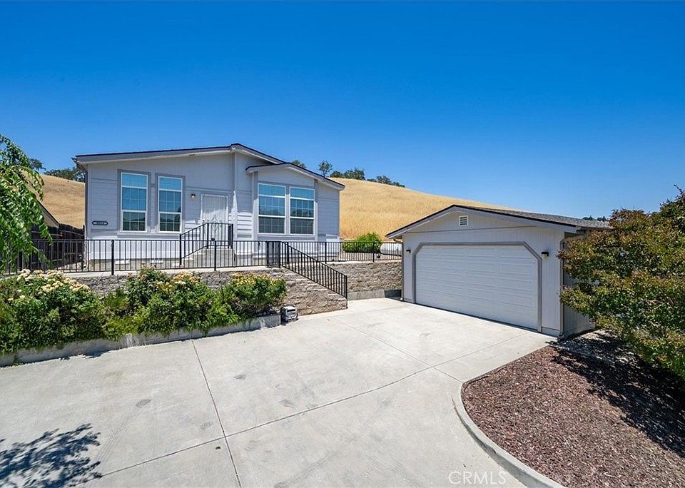 1st image of 3034 Bridle Trail Ln
