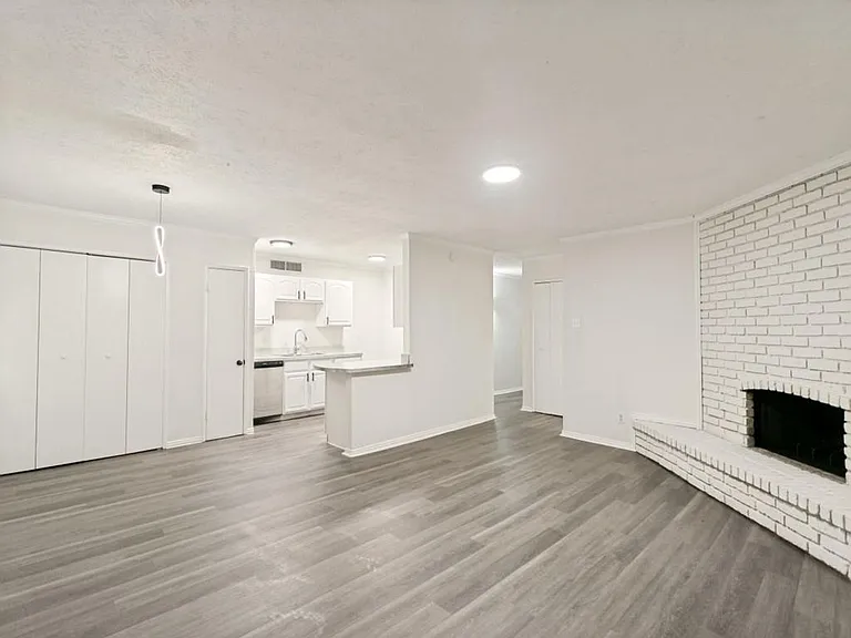 905 Hawthorne Dr — Photo 8