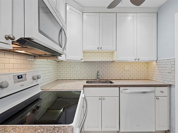 3rd image of 2970 NE 16th Avenue #314