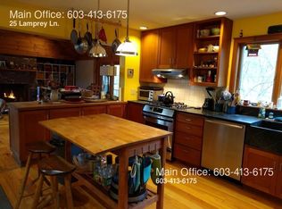 25 Lamprey Ln, Lee, NH 03861