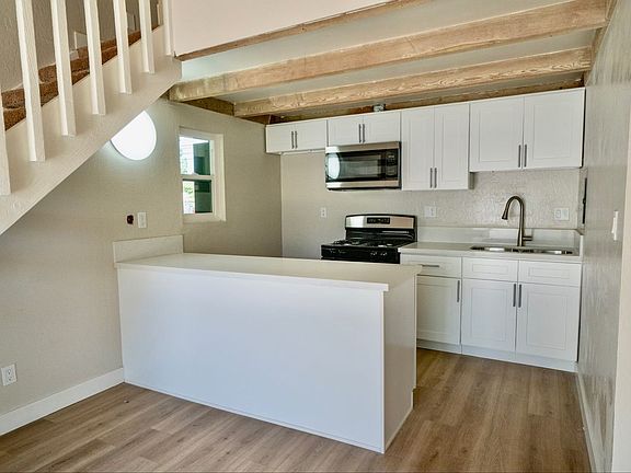 3rd image of 283 Avocado St APT 22