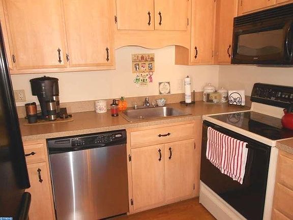 5th image of 5200 Hilltop Dr #552