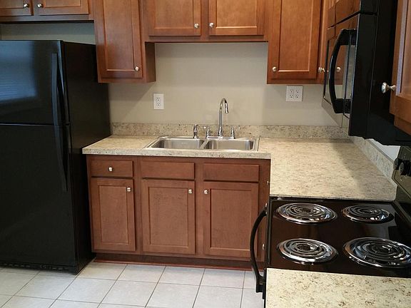 4th image of 10411 Depaul Dr