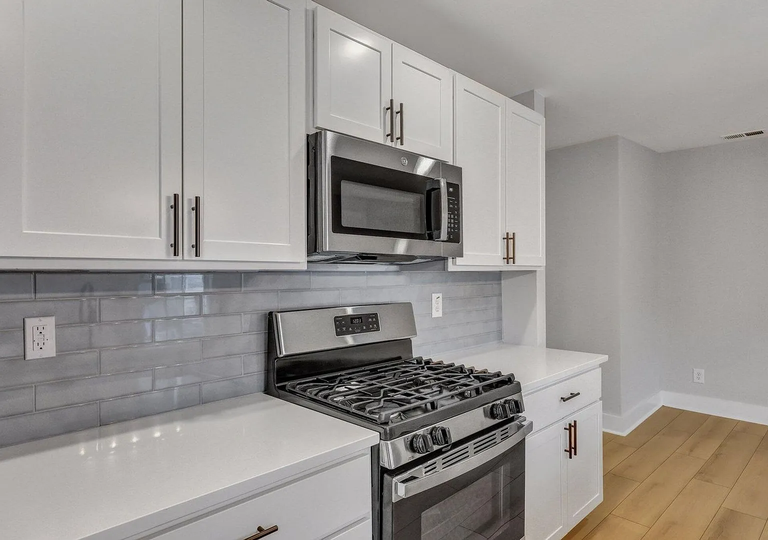90 Hanover Street — Photo 3