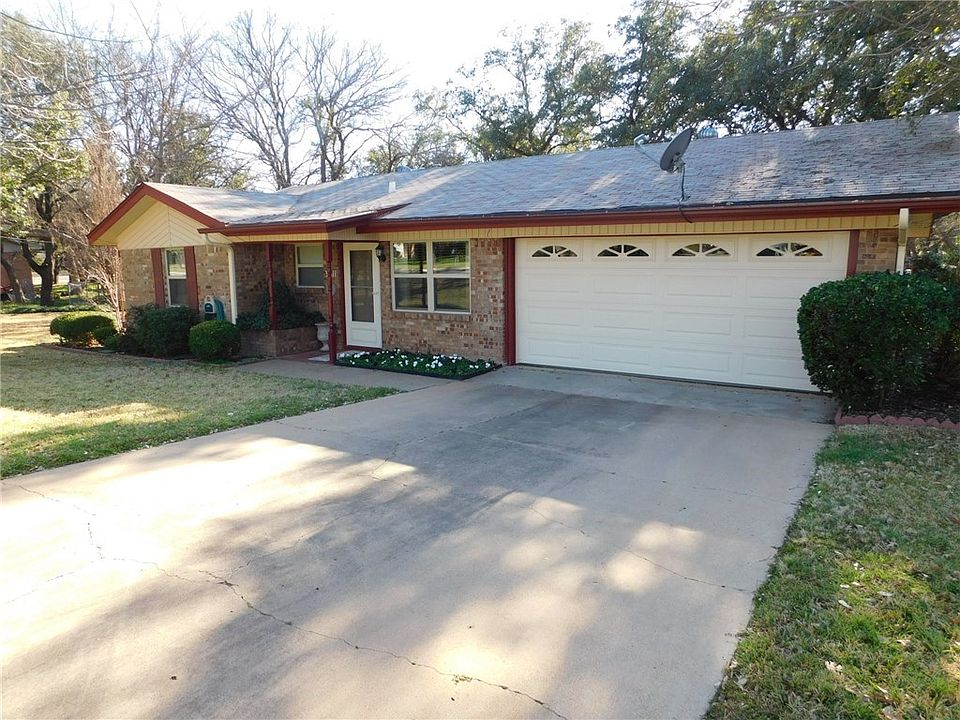 1st image of 3611 4th St