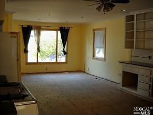 3rd image of 78 W Thomson Ave
