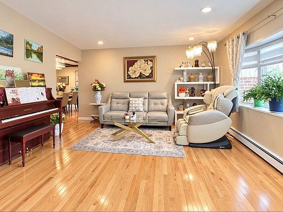5th image of 3905 220th St