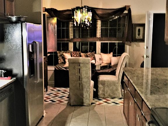 Formal & kitchen dining