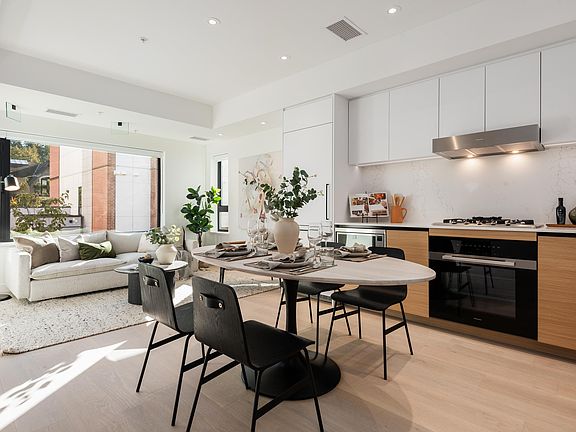3rd image of 471 W 28th Ave #221