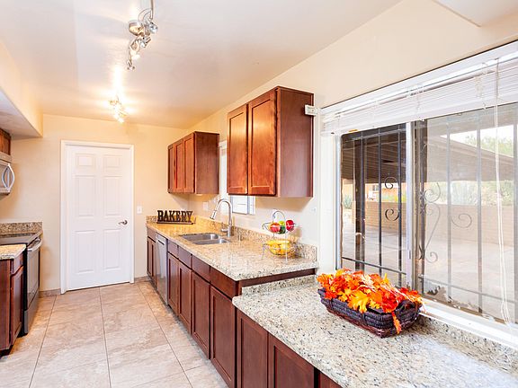 2nd image of 10206 E Placita Cresta Feliz
