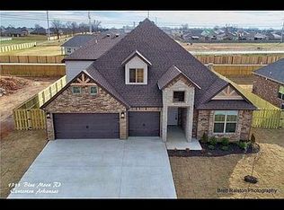 1311 Blue Moon Rd, Centerton, AR 72719