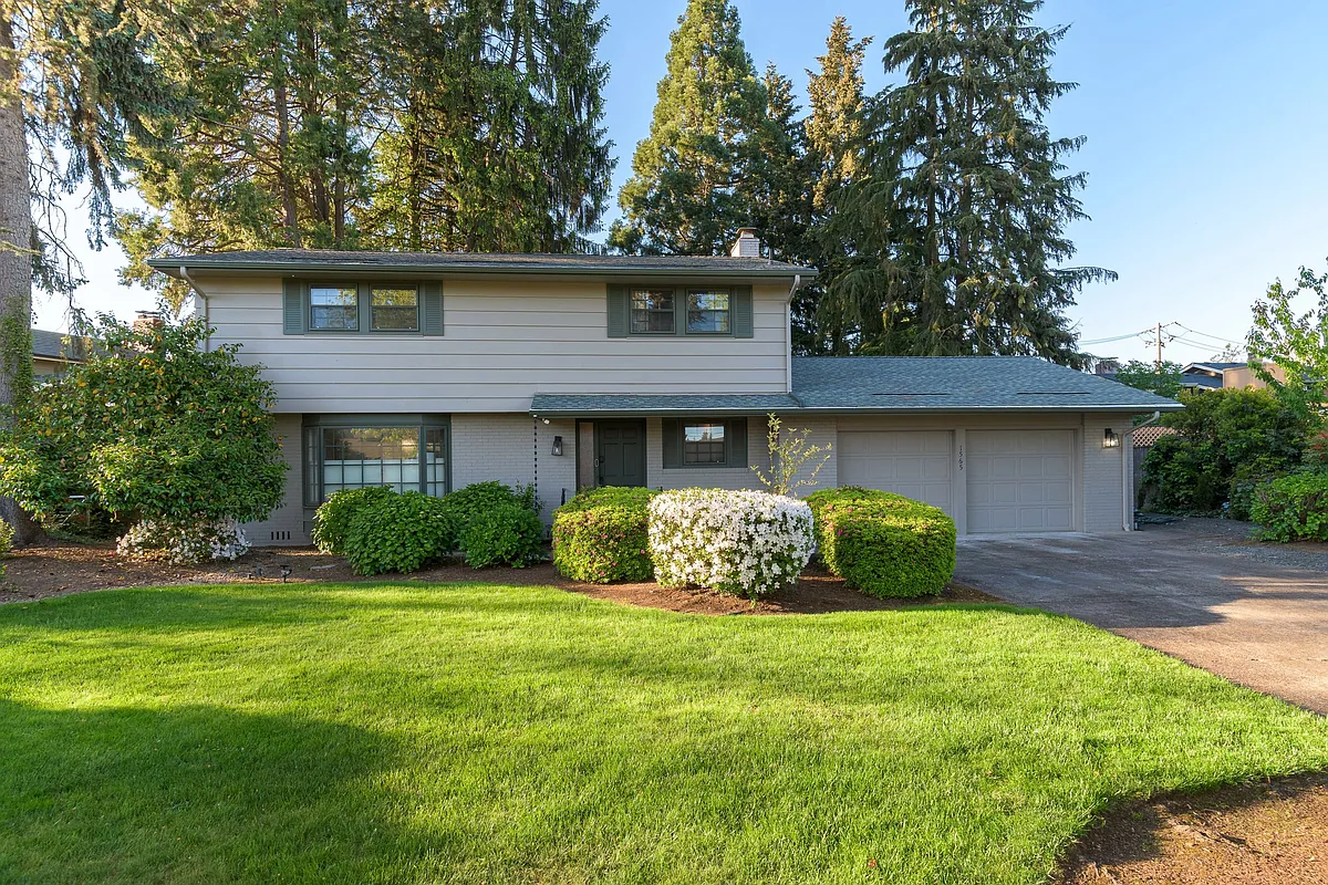 Building Photo - 1565 Flintridge Ave