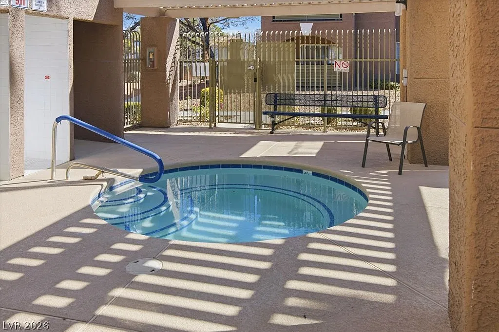 2 bed, 2.0 bath, 1005 sqft, $1,500 — Photo 4