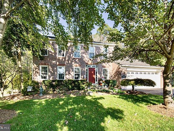 2nd image of 13585 Melville Ln
