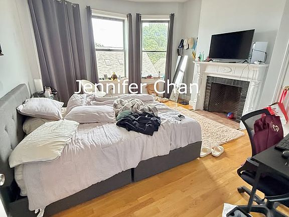 5th image of 17 Highgate St APT 10