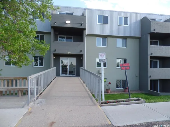 UNIT 302-550 Laurier STREET, Moose Jaw, SK S6H 6X6