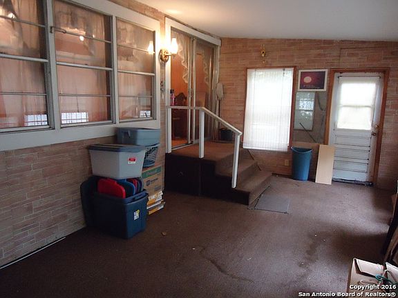 5th image of 123 Hoover Ave