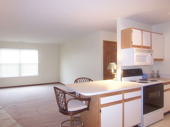 LUNCHEON HEIGHT COUNTER FOR EATING OR DOING BILLS