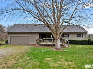5889 Grigsby Ln, Pleasant Plains, IL 62677