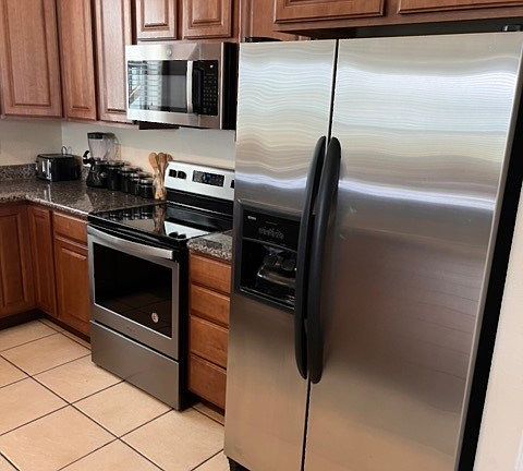 3rd image of 120 E Oleander St #101