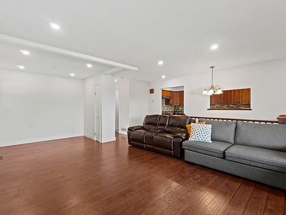 3rd image of 644 Alderson Ave